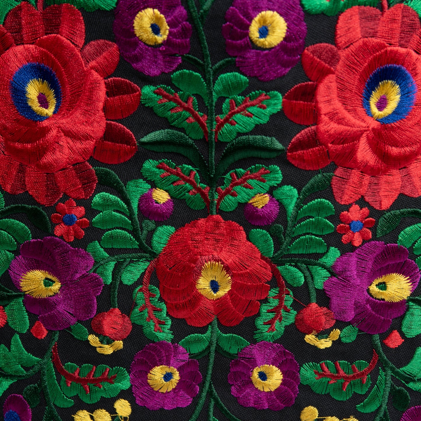 Ermale Design – Handtasche mit Blumen-Stickerei | Ungarisches Kunsthandwerk | 34×34×9 cm kleinblumig