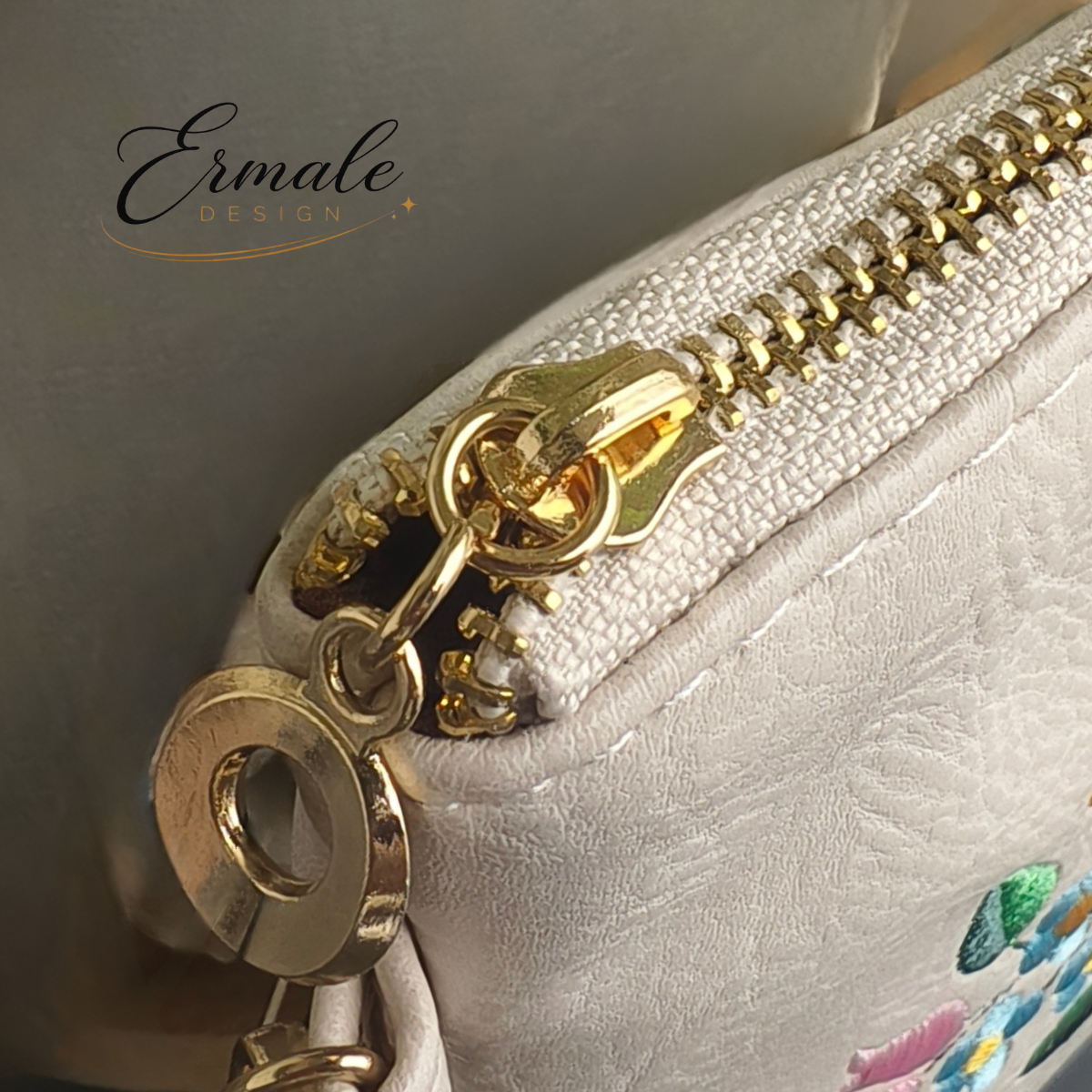 Kosmetiktasche mit ungarischer Stickerei - Creme