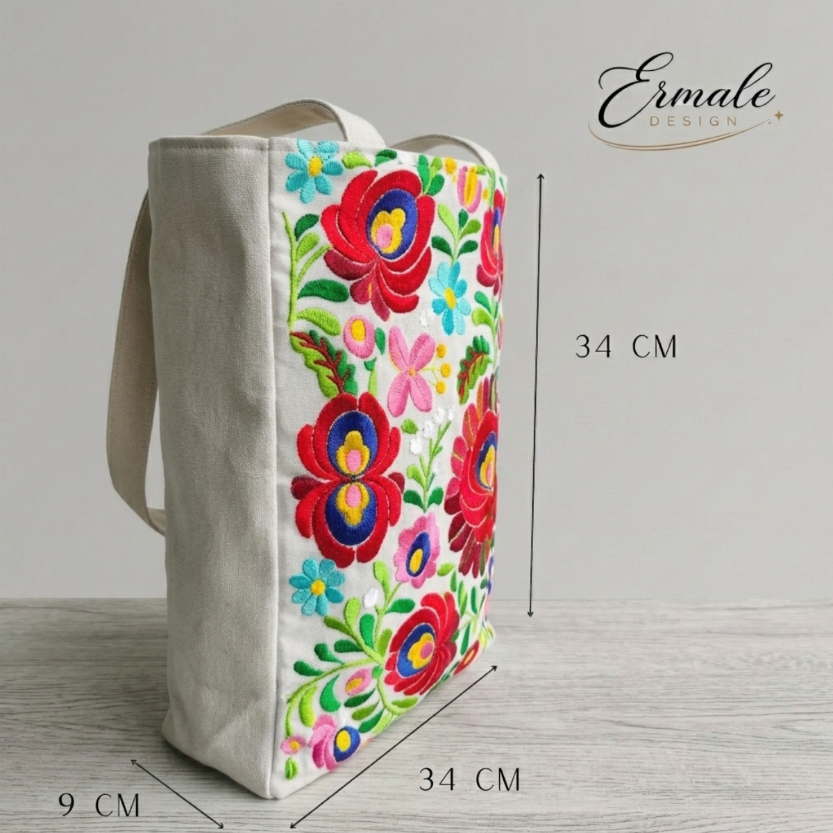 Ermale Design – Handtasche mit Blumen-Stickerei | Ungarisches Kunsthandwerk | 34×34×9 cm mittelblumig